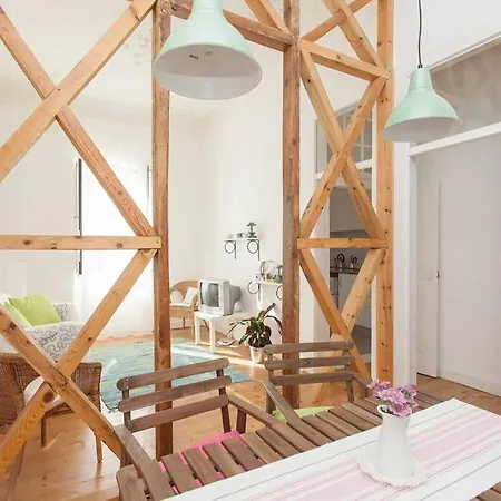 Beleza Da Graca - Traditional 1 Bedroom Apt In Historical Neighborhood Appartement