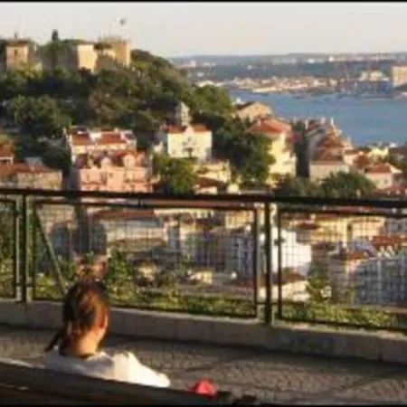 Beleza Da Graca - Traditional 1 Bedroom Apt In Historical Neighborhood Appartement